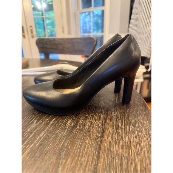 Collection by Clark’s Black Low Platform Heel sz 8.5 EUC - Picture 4 of 6